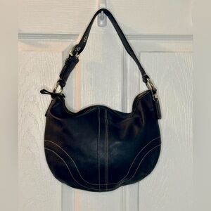 Vintage Coach SoHo Hobo in Black